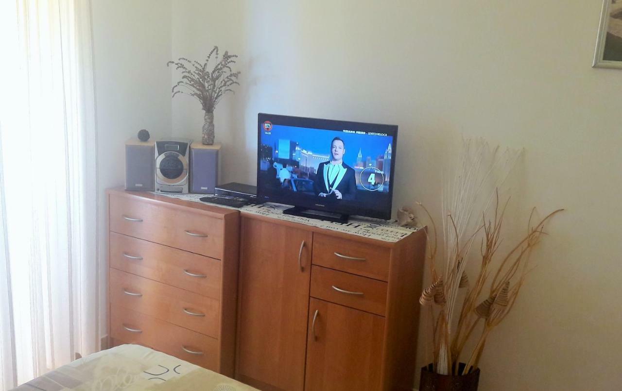 Studio Apartman Stara Baška エクステリア 写真
