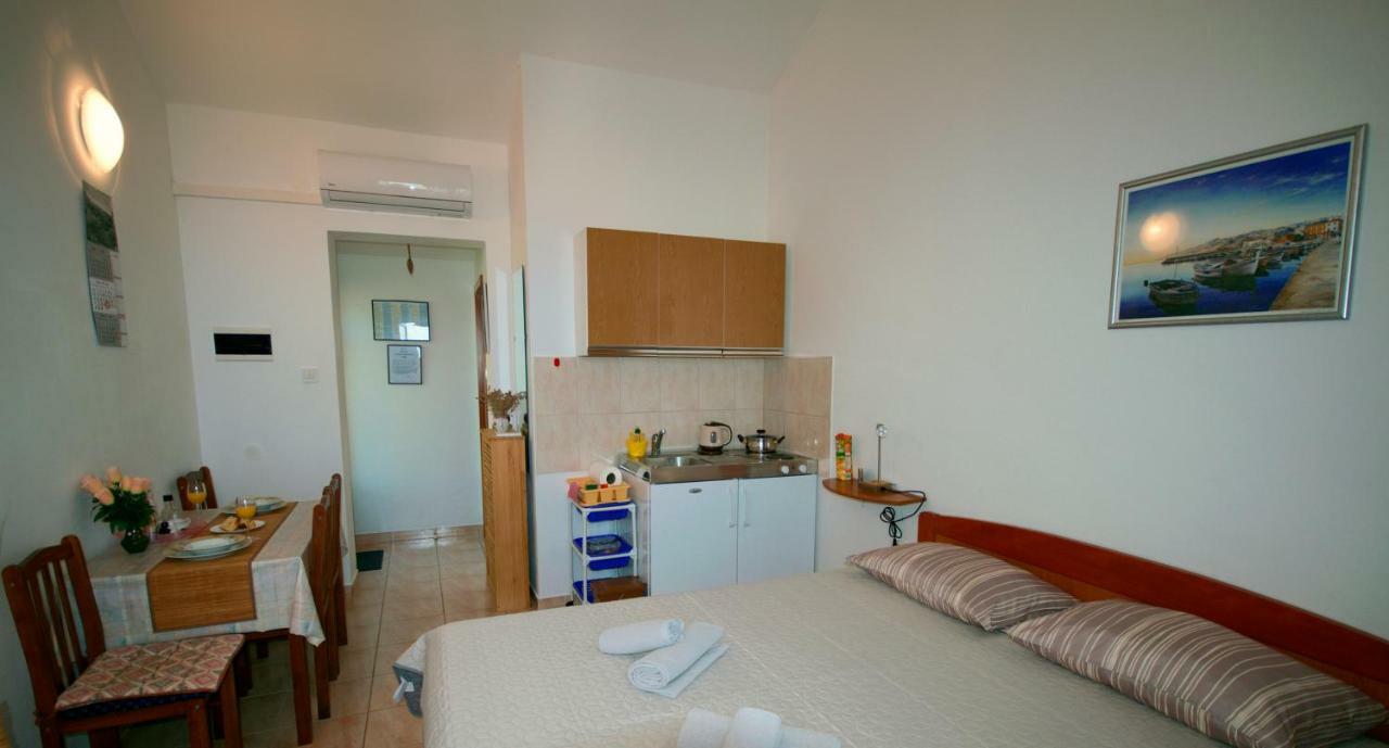 Studio Apartman Stara Baška エクステリア 写真